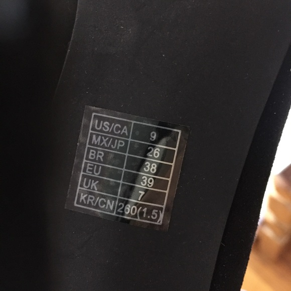 Black Pointed Toe Pumps - Picture 5 of 5